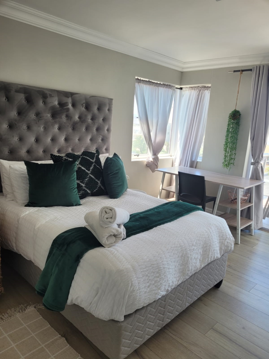 2 Bedroom Property for Sale in Table View Western Cape